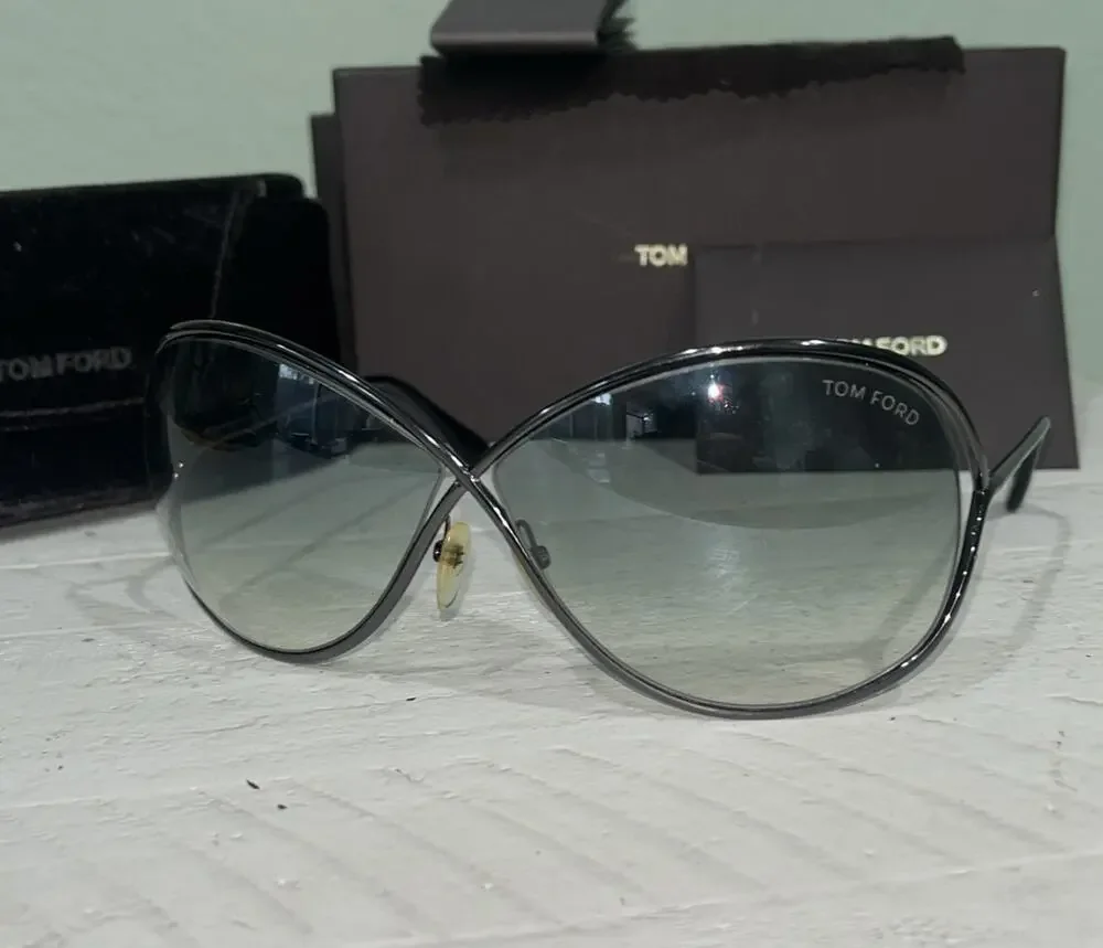Tom Ford Miranda TF130 08B Oversized Black Metal Sunglasses Gradient UV400